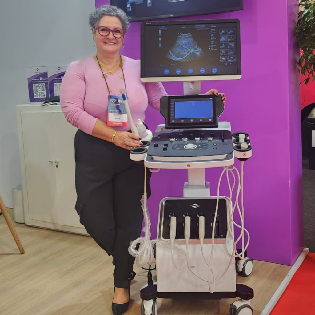 Elaine Maturama coordena a imersão técnica em ecocardiografia (application) 